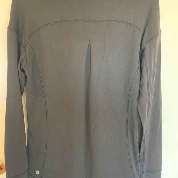 Lululemon, black long sleeve shirt, size 8 (M) - Picture 2 of 3